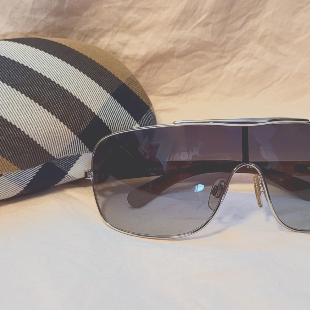 Burberry Sunglasses with original case (Authentic)